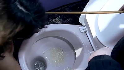 Fallega einkakynlífsþrællinn minn Melanie Memphis. Hún er uppáhaldsþrællinn minn, hún lítur út fyrir að vera saklaus, ung, í endaþarmsmök, hlutverkaleik og ég get notað hana hvenær sem ég vil. 1. hluti.